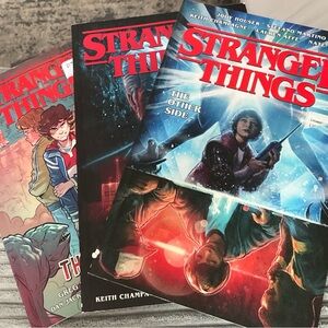 Stranger Things Graphic Novels Set